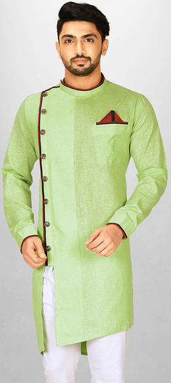 Green color Kurta in Cotton fabric with Thread work