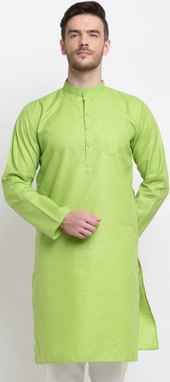 Green color Kurta in Blended Cotton fabric with Thread work