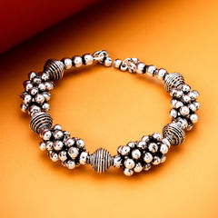 Silver color Bracelet in Metal Alloy studded with Beads & Silver Rodium Polish : 1890762