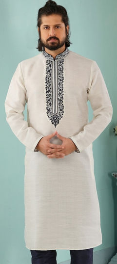 White and Off White color Kurta in Blended Cotton fabric with Embroidered, Thread work