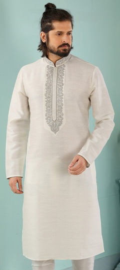 White and Off White color Kurta in Blended Cotton fabric with Embroidered, Thread work