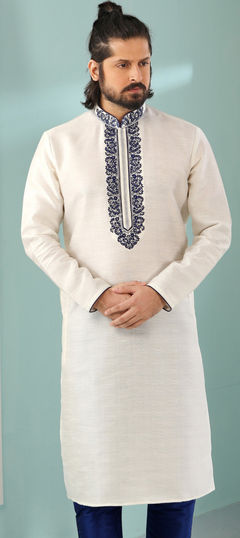 White and Off White color Kurta in Blended Cotton fabric with Embroidered, Thread work