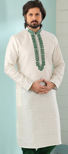 White and Off White color Kurta in Blended Cotton fabric with Embroidered, Thread work