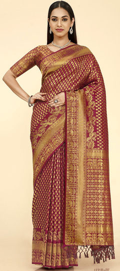 Red and Maroon color Saree in Kanjeevaram Silk fabric with Weaving work