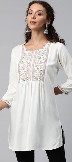 Casual, Summer White and Off White color Kurti in Cotton fabric with Long Sleeve, Straight Embroidered, Resham, Thread work : 1893668