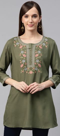 Green color Kurti in Cotton fabric with Embroidered, Resham, Thread work