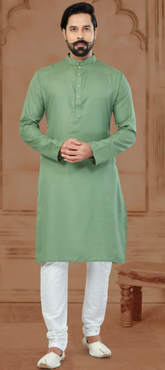 Green color Kurta Pyjamas in Silk fabric with Resham, Thread work