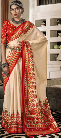 White and Off White color Saree in Patola Silk, Silk fabric with Printed work