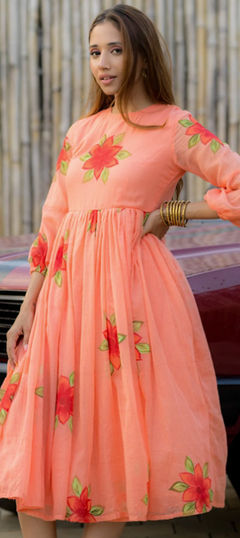 Festive Pink and Majenta color Kurti in Art Silk fabric with Anarkali Digital Print, Floral work : 1899483