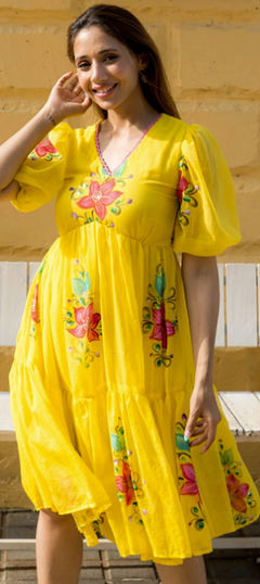 Festive Yellow color Kurti in Art Silk fabric with Anarkali Digital Print, Floral work : 1899487