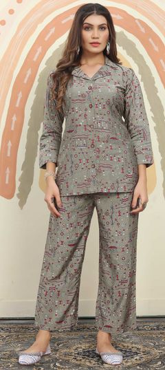 Black and Grey color Co-ords Set in Rayon fabric with Digital Print, Floral work
