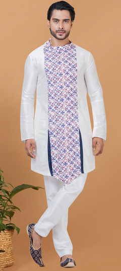 White and Off White color Kurta Pyjamas in Dupion Silk fabric with Digital Print work