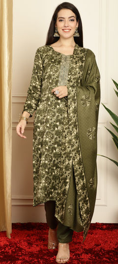 Green color Salwar Kameez in Pashmina fabric with Digital Print, Floral work