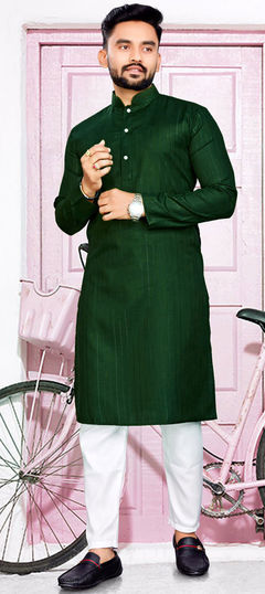 Party Wear Green color Kurta Pyjamas in Blended Cotton fabric with Thread work : 1905582