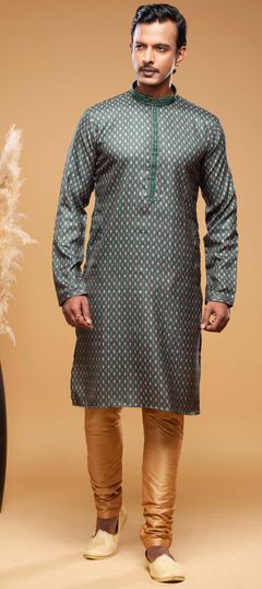 Green color Kurta Pyjamas in Art Silk fabric with Digital Print, Thread work