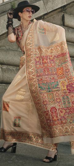 Beige and Brown color Saree in Handloom fabric with Weaving work