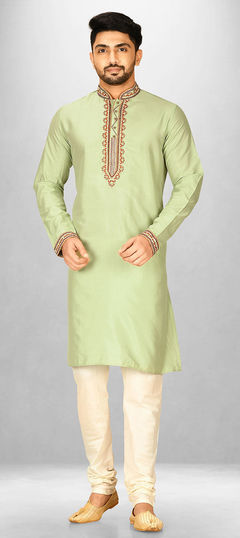 Green color Kurta Pyjamas in Rayon fabric with Embroidered, Thread work