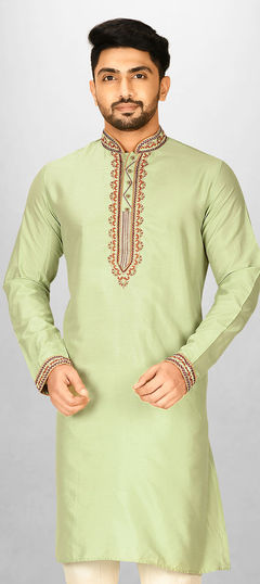 Green color Kurta in Rayon fabric with Embroidered, Thread work