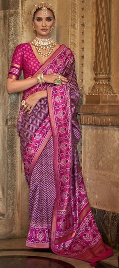 Pink and Majenta color Saree in Viscose fabric with Printed work