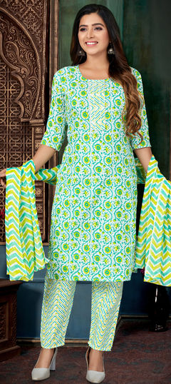 Casual Green color Salwar Kameez in Cotton fabric with Straight Printed work : 1909165