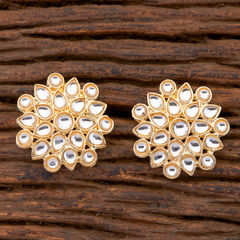 Gold, White and Off White color Earrings in Metal Alloy studded with Kundan & Gold Rodium Polish : 1911081