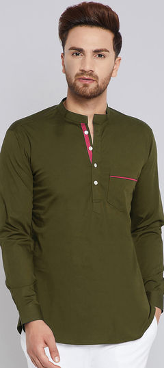 Green color Kurta in Blended Cotton fabric with Thread work