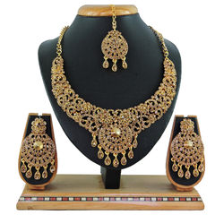 Gold Rodium Polish Gold color Necklace in Metal Alloy studded with Austrian diamond, Kundan