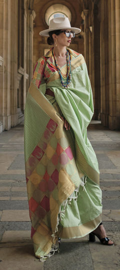 Green color Saree in Silk fabric with Printed, Weaving work