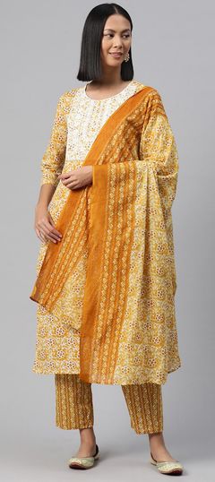 Yellow color Salwar Kameez in Cotton fabric with Embroidered, Printed, Resham, Thread work