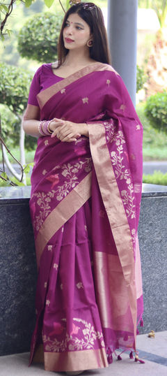 Pink and Majenta color Saree in Cotton fabric with Floral, Thread, Weaving work