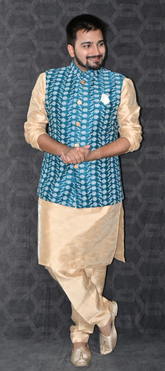 Party Wear Gold color Kurta Pyjama with Jacket in Silk fabric with Embroidered, Thread work : 1918860