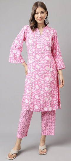 Pink and Majenta color Salwar Kameez in Cotton fabric with Printed work