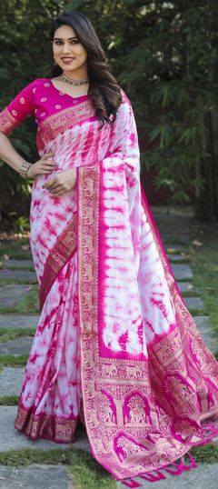 Pink and Majenta color Saree in Dolla Silk fabric with Bandhej, Printed work