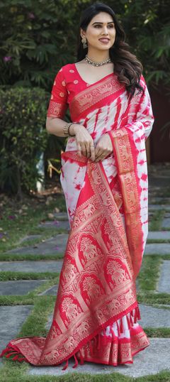 Red and Maroon color Saree in Dolla Silk fabric with Bandhej, Printed work