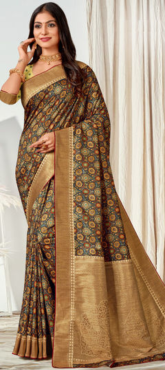 Multicolor color Saree in Tussar Silk fabric with Digital Print, Kasab work