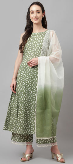 Green color Salwar Kameez in Cotton fabric with Printed work