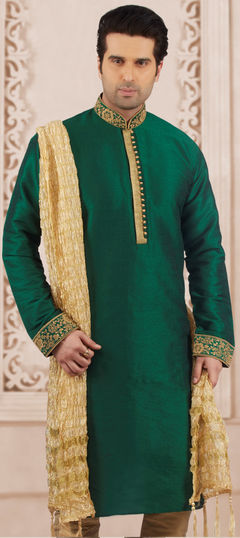 Green color Kurta in Dupion Silk fabric with Embroidered, Thread work