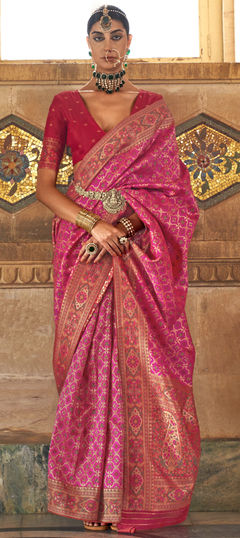 Pink and Majenta color Saree in Banarasi Silk, Silk fabric with Weaving, Zari work