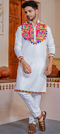 Party Wear White and Off White color Kurta Pyjamas in Cotton fabric with Border, Mirror work : 1929404