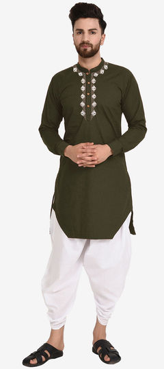 Green color Dhoti Kurta in Blended Cotton fabric with Embroidered, Thread work