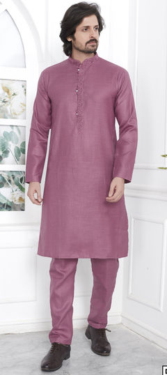 Pink and Majenta color Kurta Pyjamas in Cotton fabric with Thread work