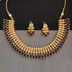 Green color Necklace in Metal Alloy studded with Beads & Gold Rodium Polish : 1933623