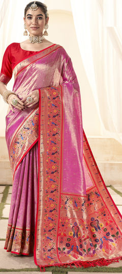 Pink and Majenta color Saree in Handloom fabric with Weaving work