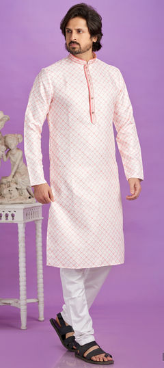 Pink and Majenta color Kurta Pyjamas in Cotton fabric with Digital Print, Thread work