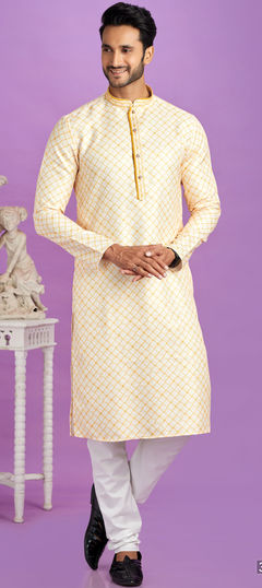 Yellow color Kurta Pyjamas in Cotton fabric with Digital Print, Thread work