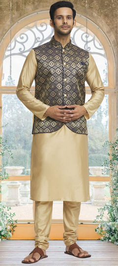 Party Wear Pink and Majenta color Kurta Pyjama with Jacket in Brocade fabric with Weaving work : 1935564