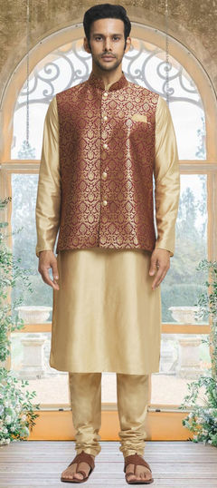 Party Wear Pink and Majenta color Kurta Pyjama with Jacket in Brocade fabric with Weaving work : 1935571