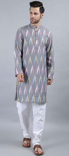 Black and Grey color Kurta Pyjamas in Cotton fabric with Thread work