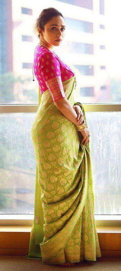 Green color Saree in Banarasi Silk fabric with Thread, Weaving work