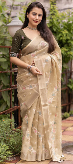 Green color Saree in Linen fabric with Embroidered work